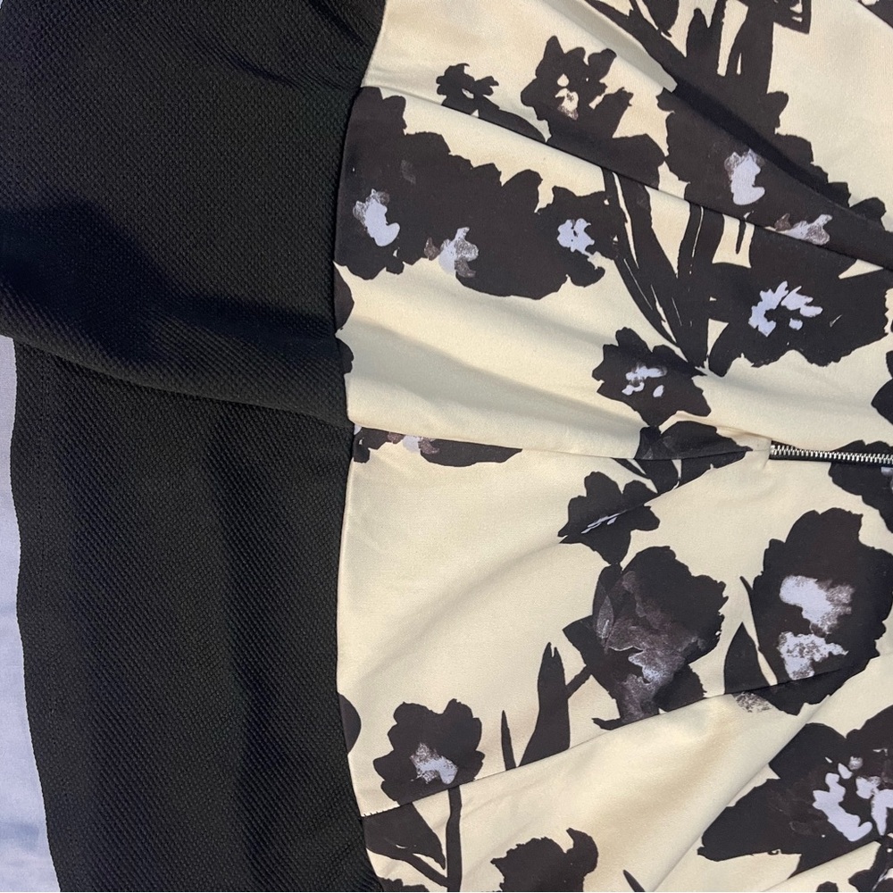 Julian Taylor Black and Cream Floral Midi Dress - Picture 11 of 16